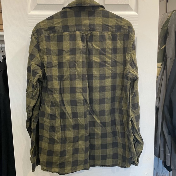 Men’s Green flannel - Picture 2 of 2